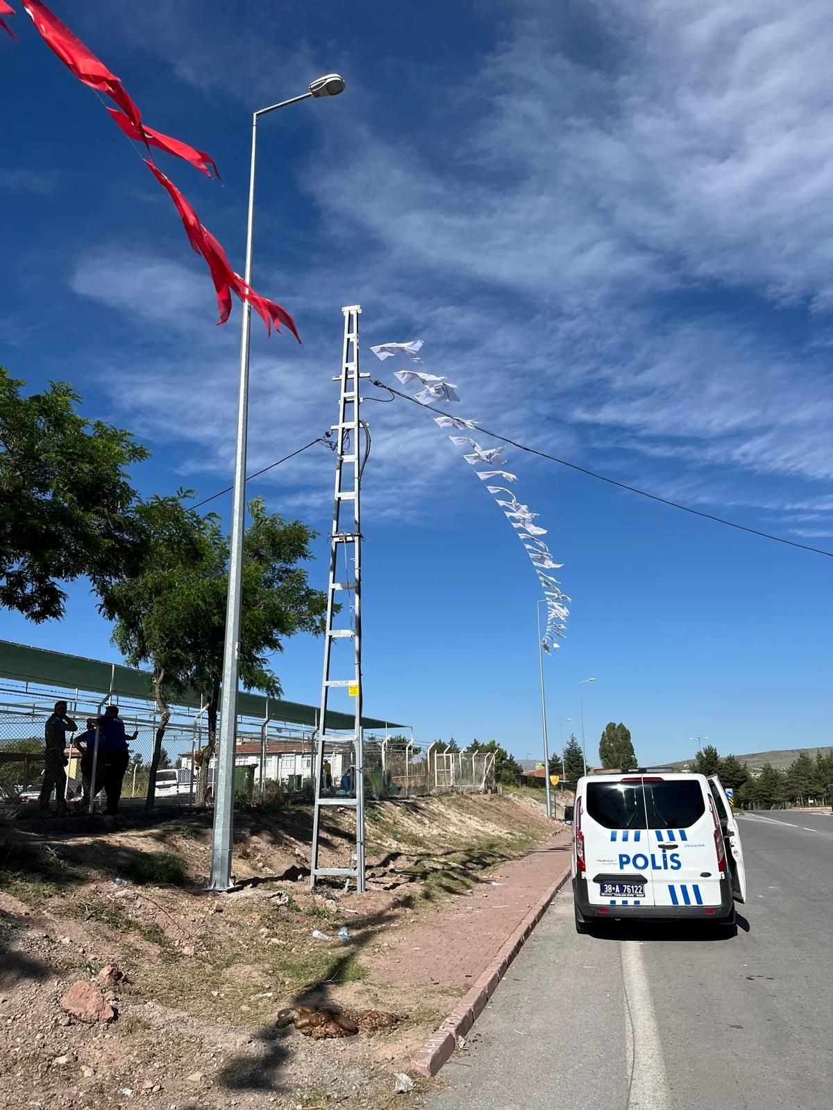 Kurban pazarında zabıta ile tartışıp kendini astı