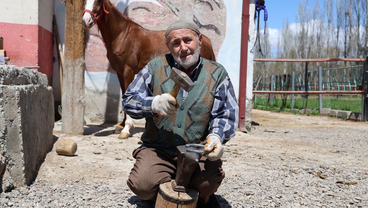 77 yaşında mesleğin son ustası: 63 yıldır işini severek sürdürüyor 77 yaşında mesleğin son ustası: 63 yıldır işini severek sürdürüyor