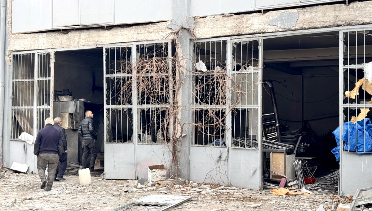 Kayseri'de boya kazanı patladı, 3 işçi yaralandı Kayseri'de boya kazanı patladı, 3 işçi yaralandı