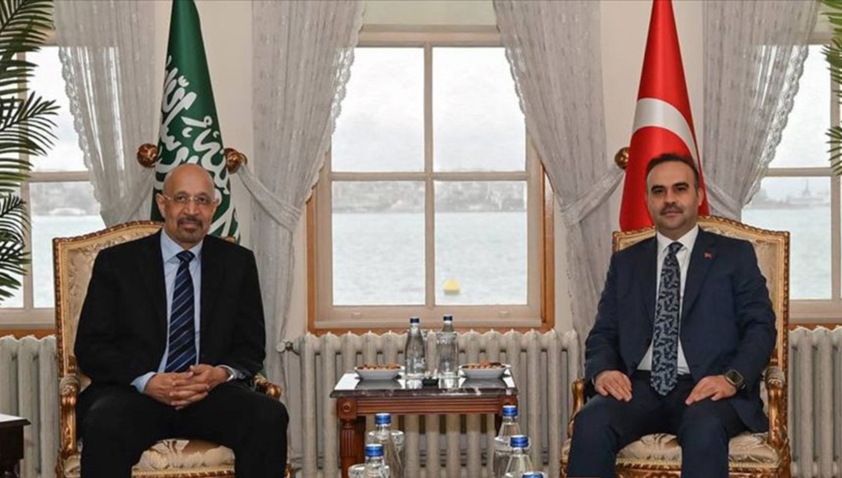 Bakan Kacır, Suudi Arabistan Yatırım Bakanı Al-Falih ile görüştü Bakan Kacır, Suudi Arabistan Yatırım Bakanı Al-Falih ile görüştü