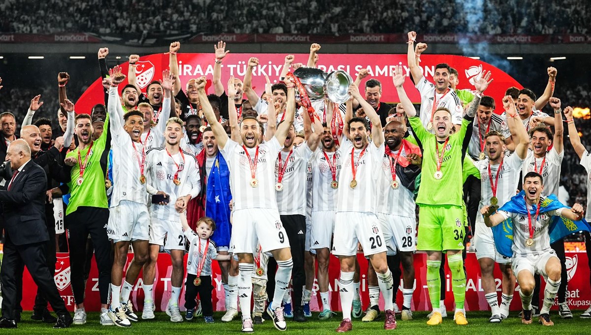Gençlik ve Spor Bakanı Bak'tan Beşiktaş'a tebrik Gençlik ve Spor Bakanı Bak'tan Beşiktaş'a tebrik