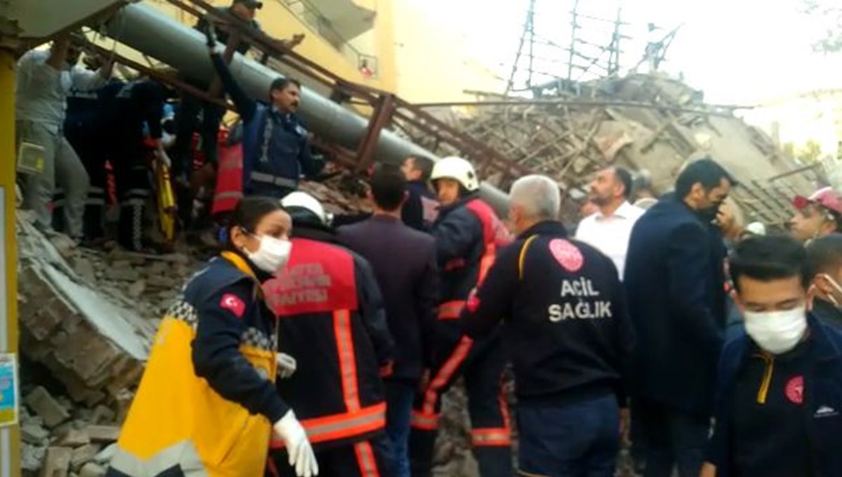 Malatya'da iki katlı bina çöktü