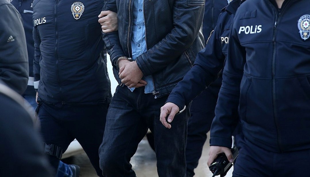 İzmir'de DAEŞ operasyonu: 8 tutuklama