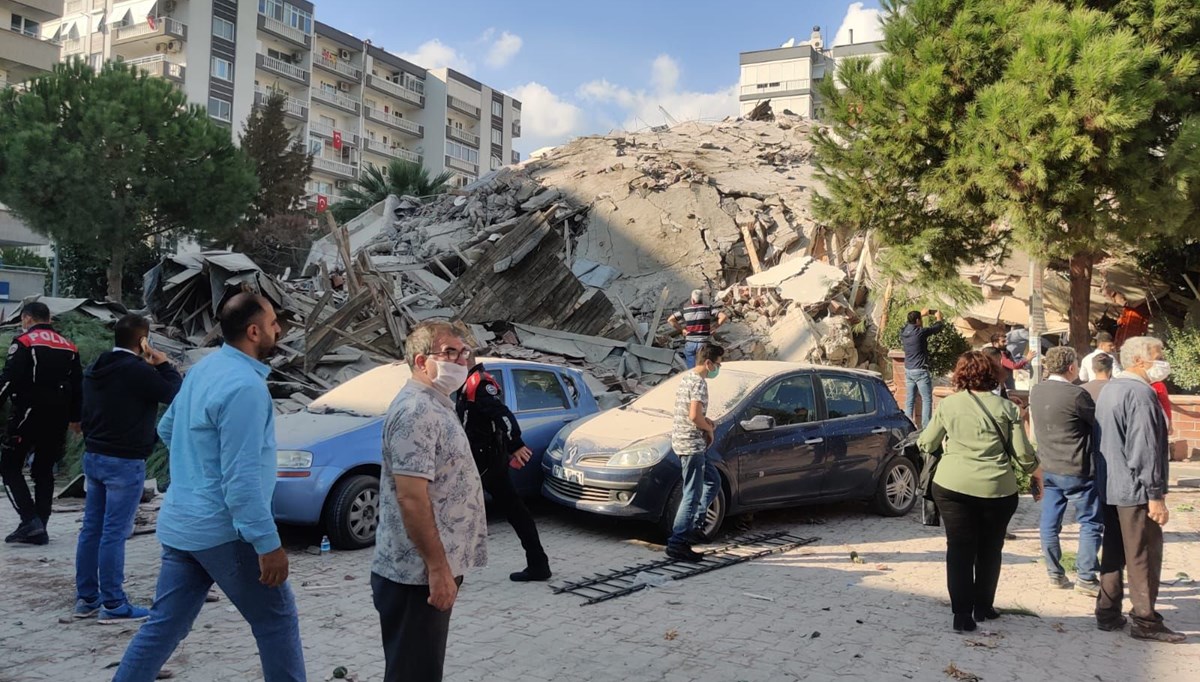 SON DAKİKA HABERİ... AFAD'dan uyarı: Hasarlı binalara girmeyin