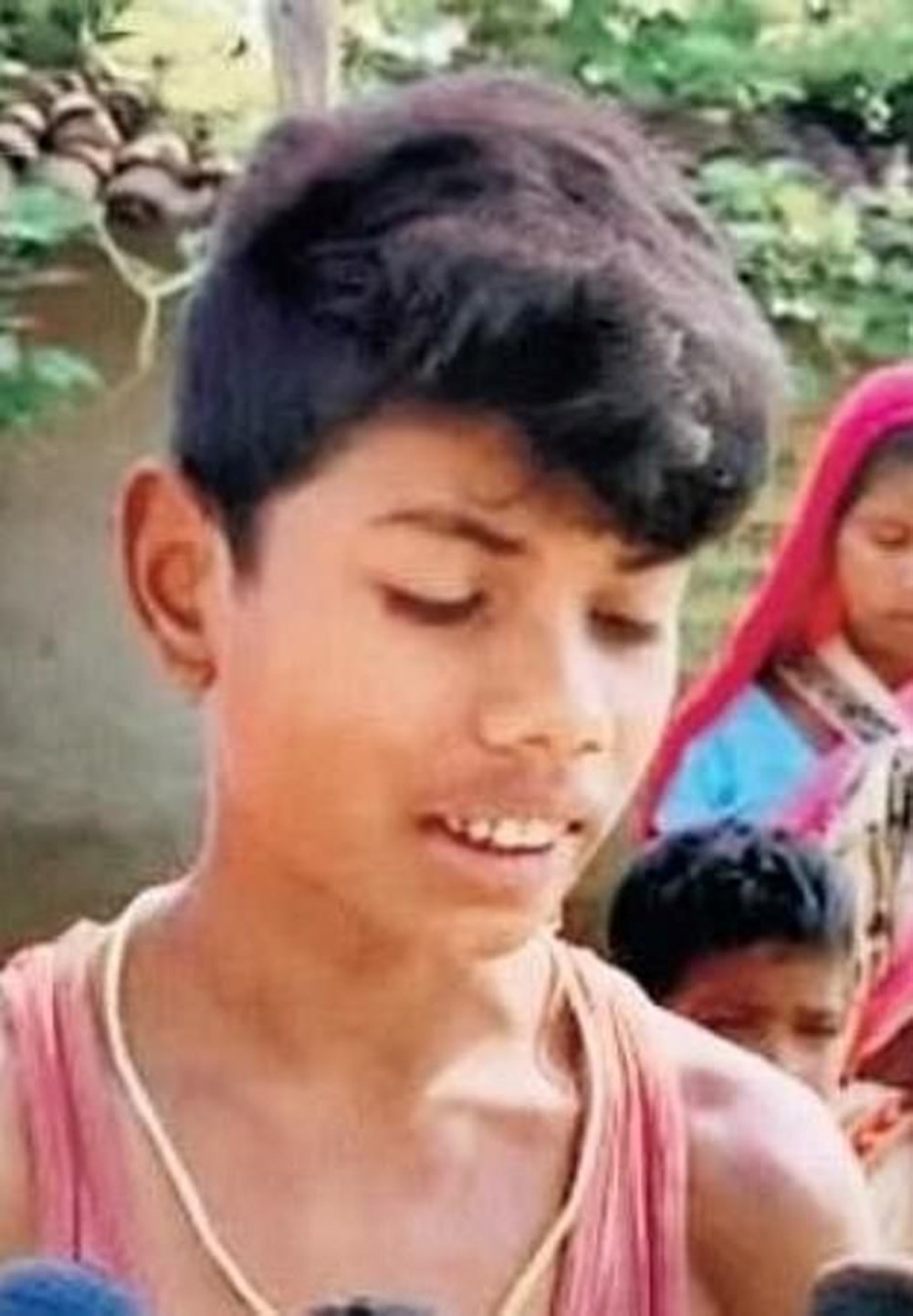 Hindistan'da 8 yaşındaki çocuğun ısırdığı kobra öldü - 2