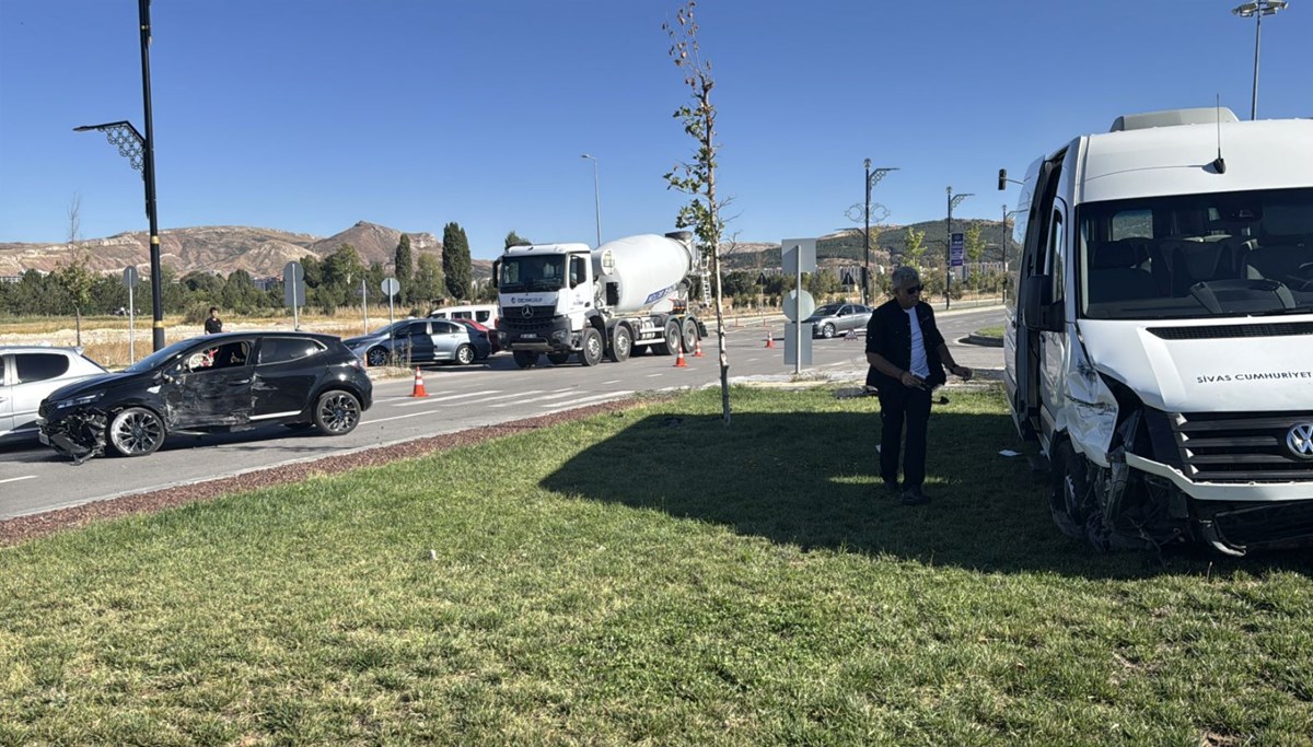 Sivas'ta trafik kazası: Yaralılar var