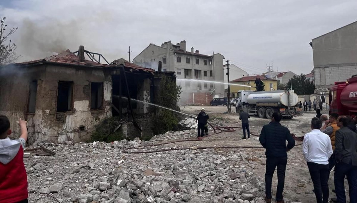 Konya'da metruk evde yangın