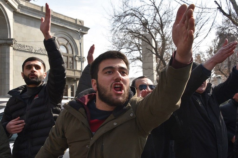 Ermenistan'da darbe girişimi: Paşinyan destekçileri ve karşıtları meydanlara çıktı - 21