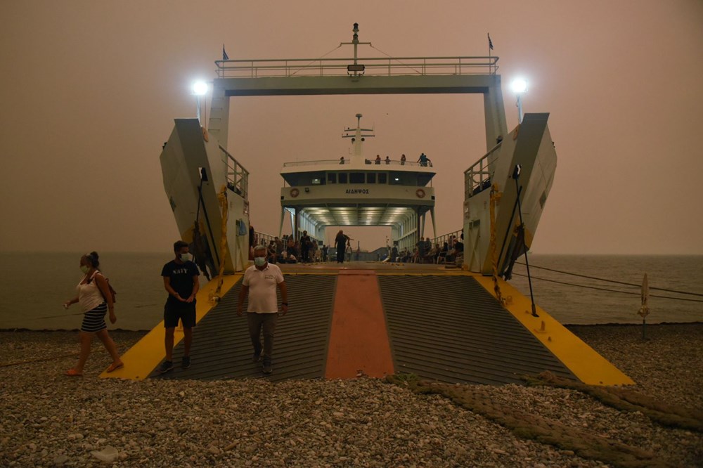 Yunanistan'da orman yangınlarıyla mücadele: Evia adasında onlarca ev ve iş yeri kül oldu - 13