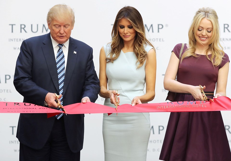 Trump'ın eski eşi ve kızı Şırnaklı modacıdan giyiniyor - 1