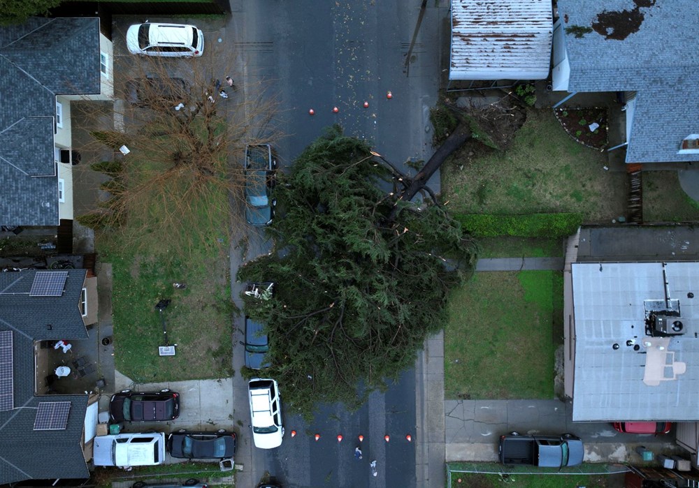 Kaliforniya'yı fırtına vurdu: 14 ölü, tahliye emirleri verildi - 6