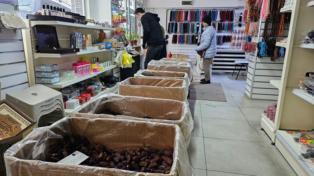 Ramazan Bereketi: Hurma Tezgahlarında İftar ve Sahur Hareketi 74