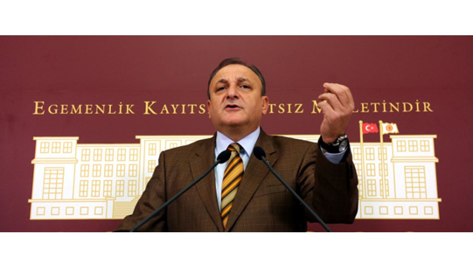'Parmaklarını değil yumruklarını kullandılar'