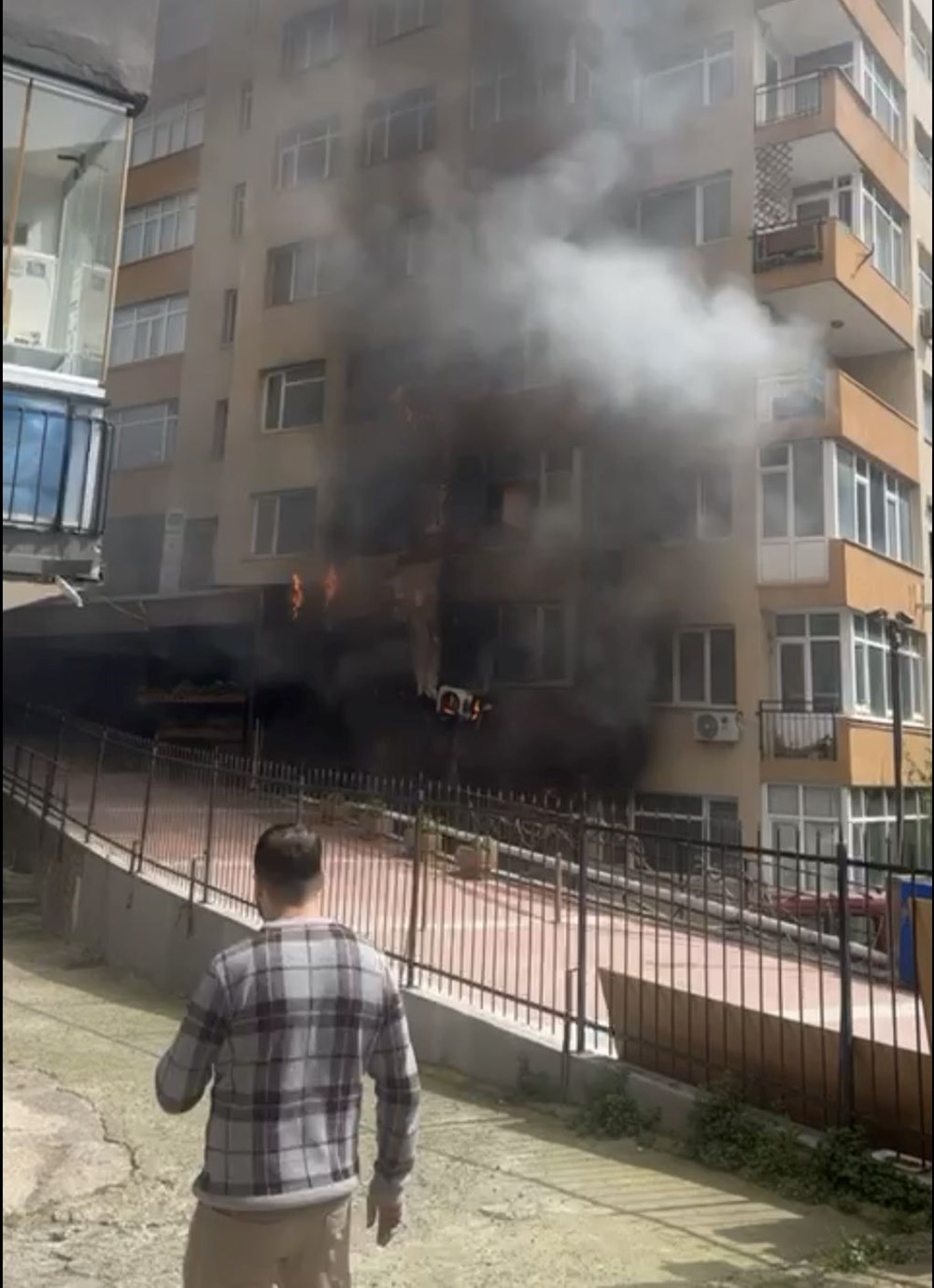 29 kişiye mezar olan gece kulübü yangınında ihmaller zinciri - 4