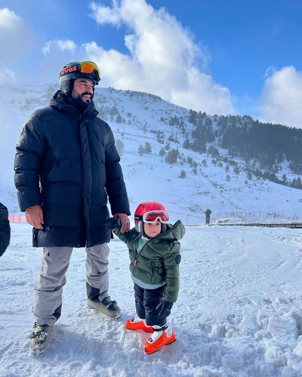Fahriye Evcen ile Burak Özçivit kayak tatilinde: Nasıl olduğunu anlamadım - 4