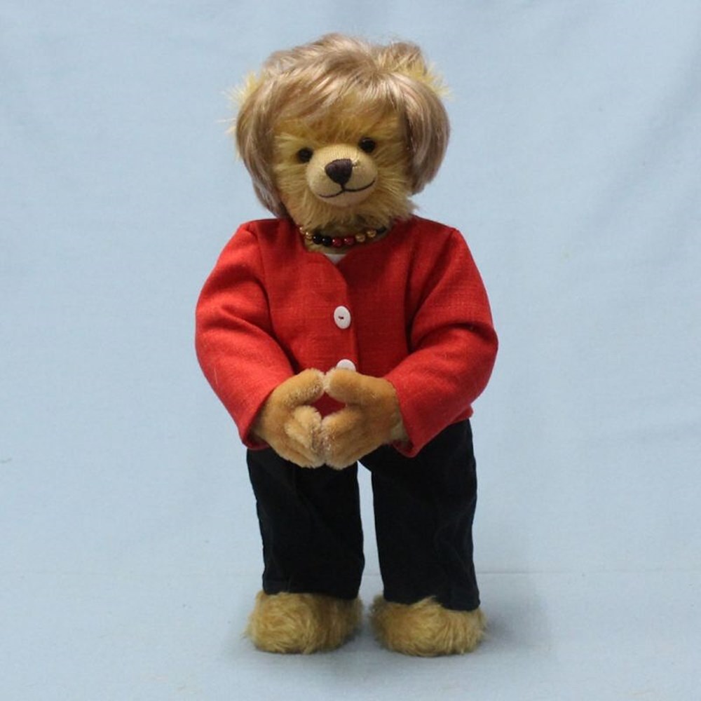 Alman oyuncak firması Angela Merkel’in oyuncak ayısını yaptı - 1