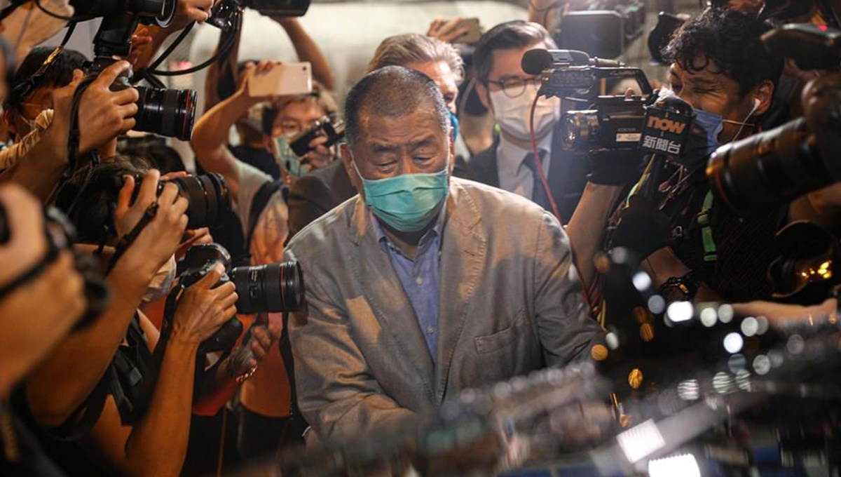 Hong Kong'da gözaltına alınan medya patronu serbest