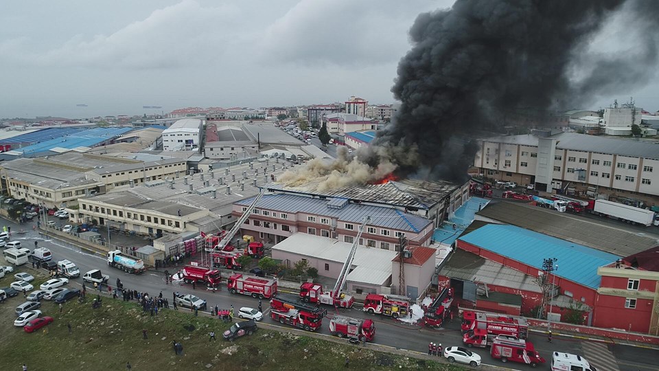 İstanbul Beylikdüzü'de fabrika yangını - 1