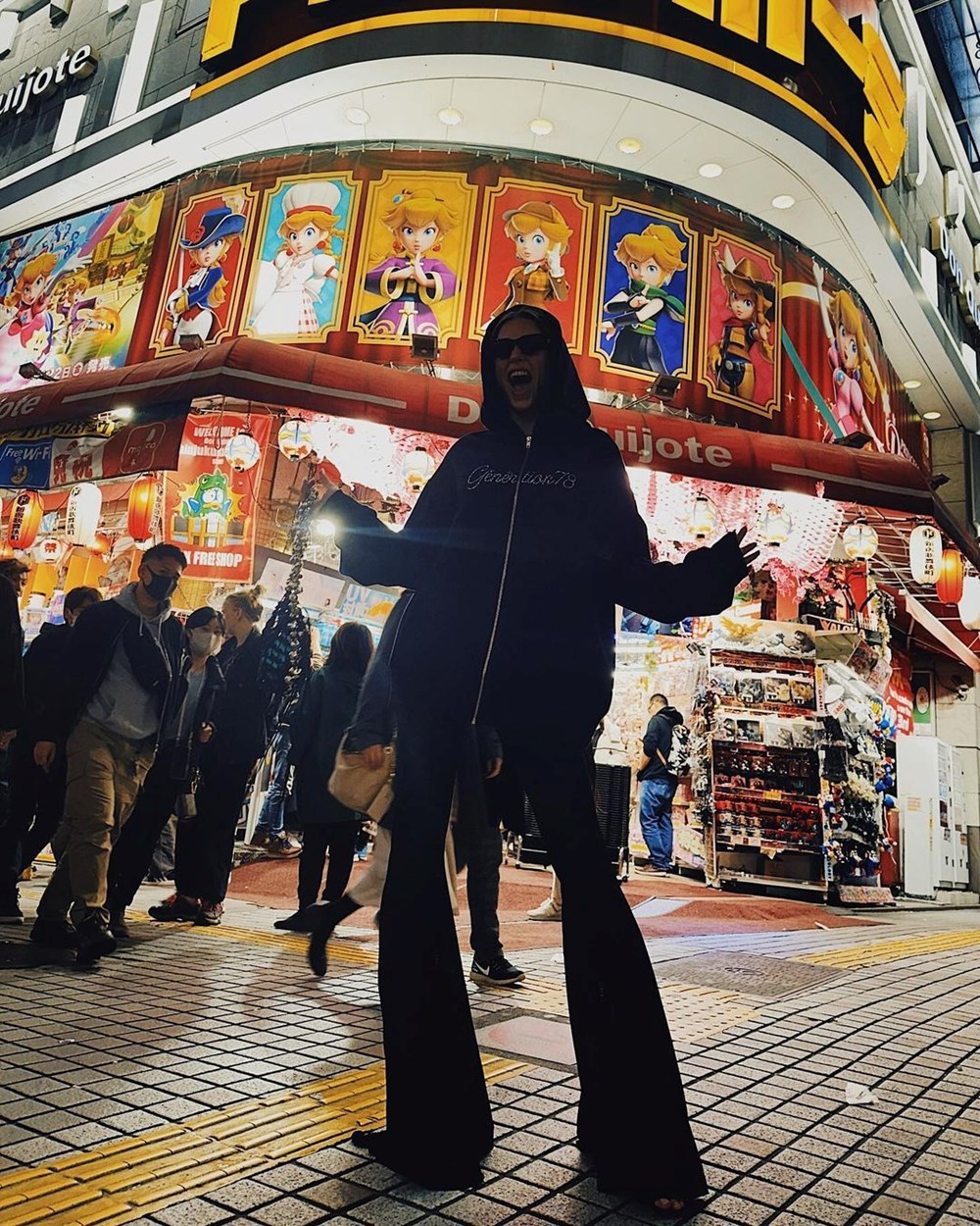 Güney Kore'nin ardından Tokyo'da: Serenay Sarıkaya'dan yeni pozlar - 4