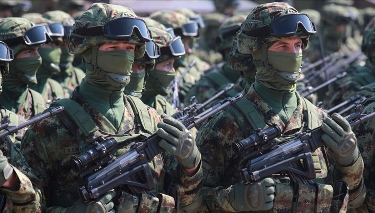 Sırbistan, Kosova sınırından askerlerini çekmeye başladı Sırbistan, Kosova sınırından askerlerini çekmeye başladı