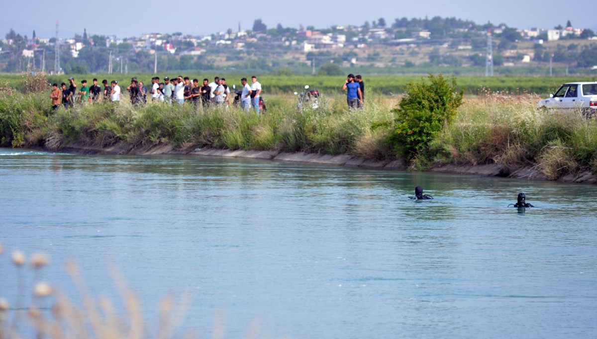 Serinlemek için sulama kanalına giren genç kayboldu