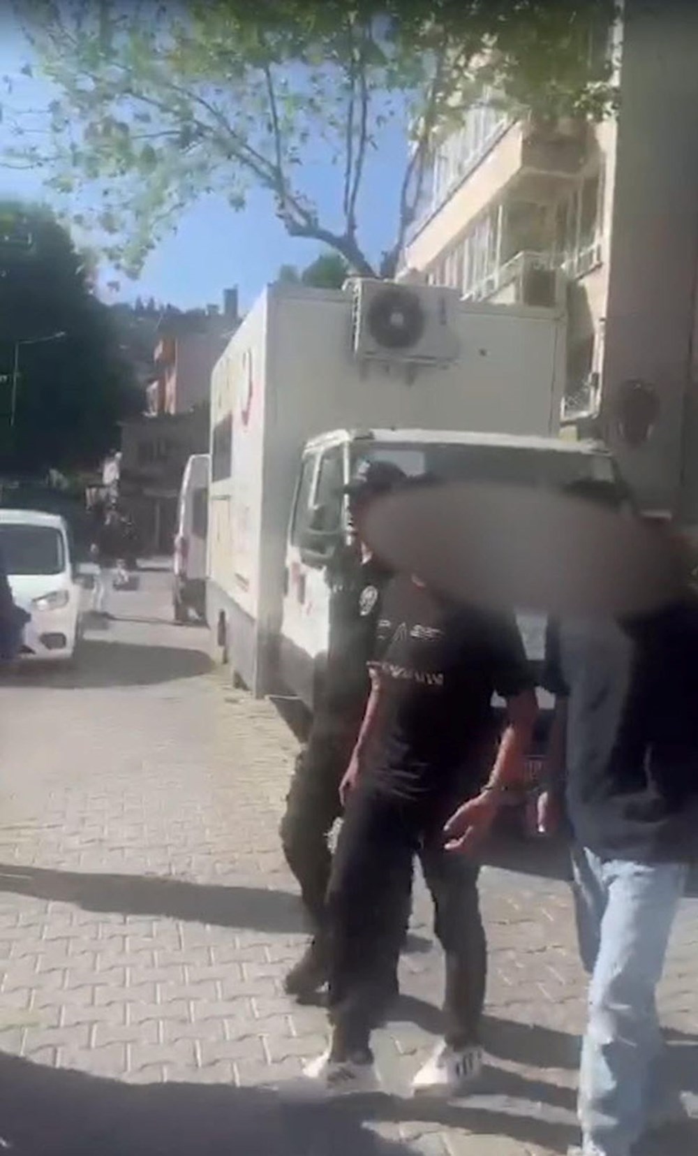 İzmir'de oyuncak kalaşnikof ile gasp - 4