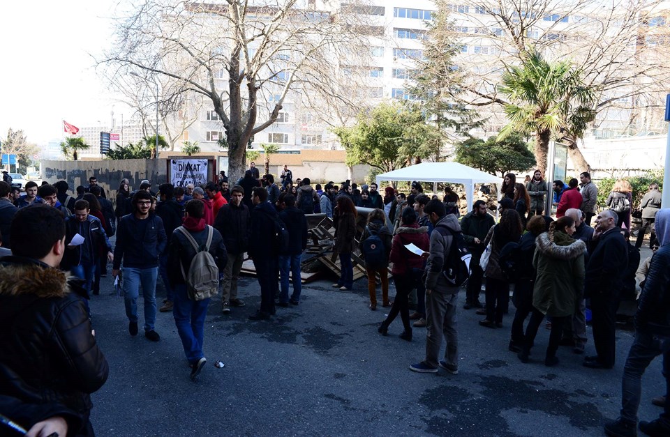 İTÜ’de halaylı, horonlu protesto - 2