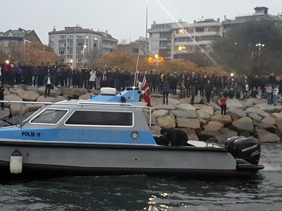 Kadıköy'de denize düşen kişi boğuldu - 1