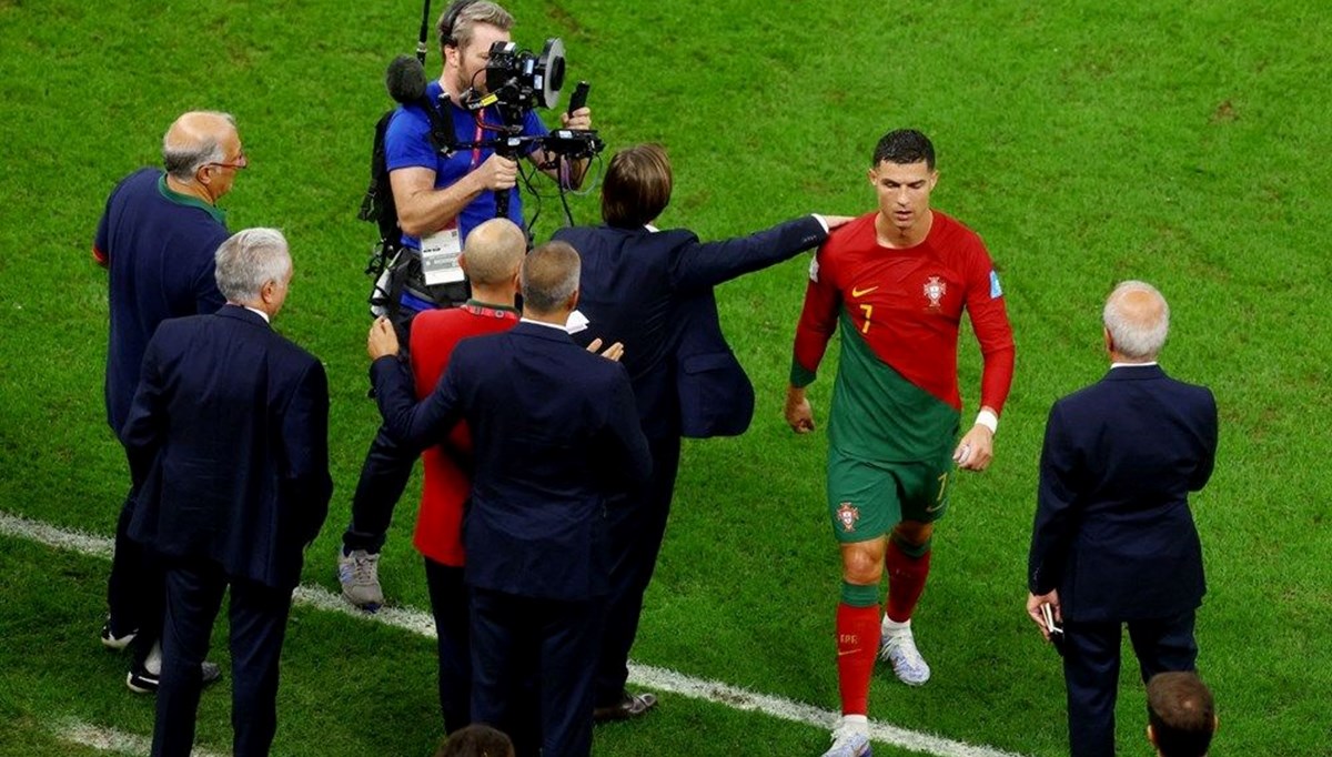 Cristiano Ronaldo'dan Portekiz kampında kriz iddialarına açıklama: Parçalanamayacak kadar yakın bir takımız