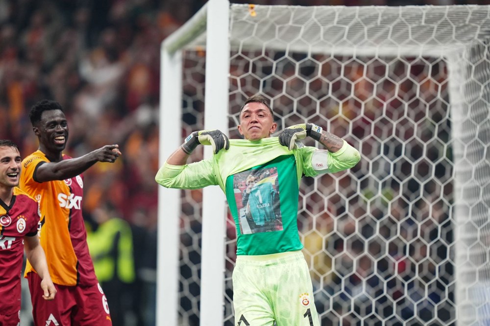 Muslera'nın gideceği takımı açıklayıp, Galatasaray'ın yeni kalecisini duyurdu: "Haziran ayında imzalayacak" - 5