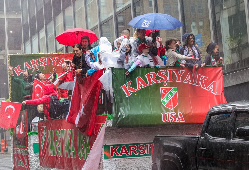 New York'ta Türk günü yürüyüşü