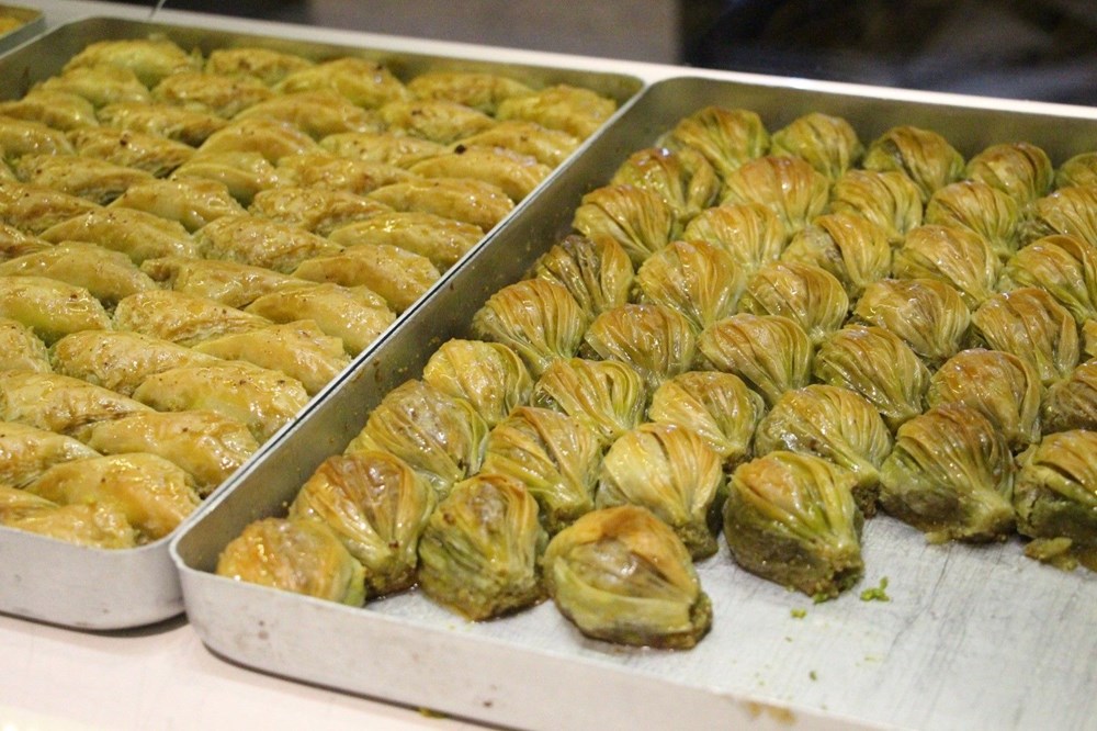 Ramazan Sofralarının Yıldızı: Fiyatı Dudak Uçuklatan Tatlılar! 76 xL URFsIC0ODj Z hrKGrw