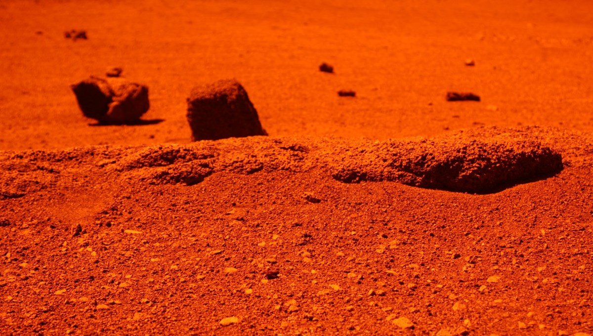 Mars yüzeyinin neden kabuklu olduğu ortaya çıktı Mars yüzeyinin neden kabuklu olduğu ortaya çıktı