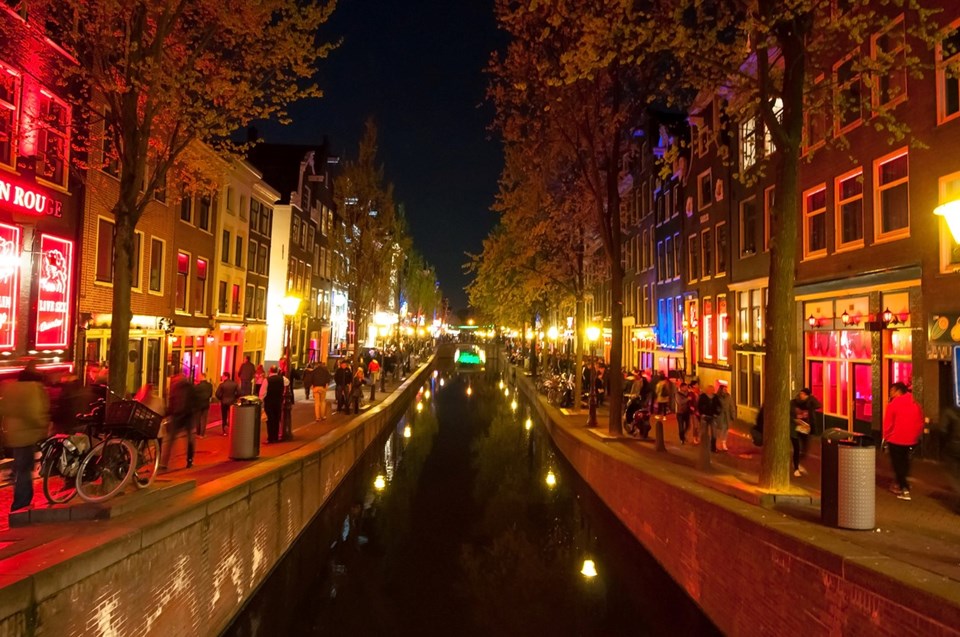 Amsterdam'dan turistlere karşı esrar hamlesi - 1