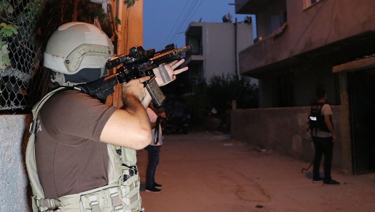 Adana'da DAEŞ operasyonu: 8 gözaltı