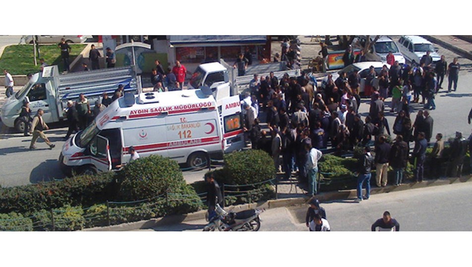 Kuşadası'nda polise ateş