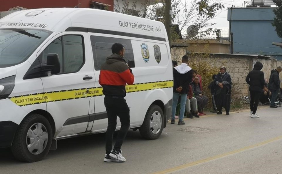 Hamile eşini satırla öldürüp torununu kaçırdı - 2