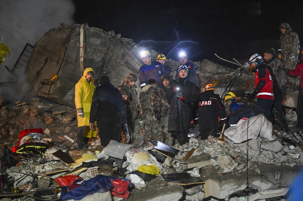 Türkiye yasta | Depremin vurduğu 10 ilden çarpıcı fotoğraflar... - 44