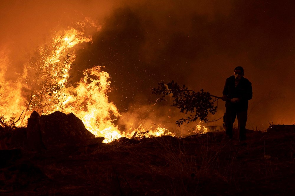 Yunanistan'da orman yangınlarıyla mücadele: Evia adasında onlarca ev ve iş yeri kül oldu - 9
