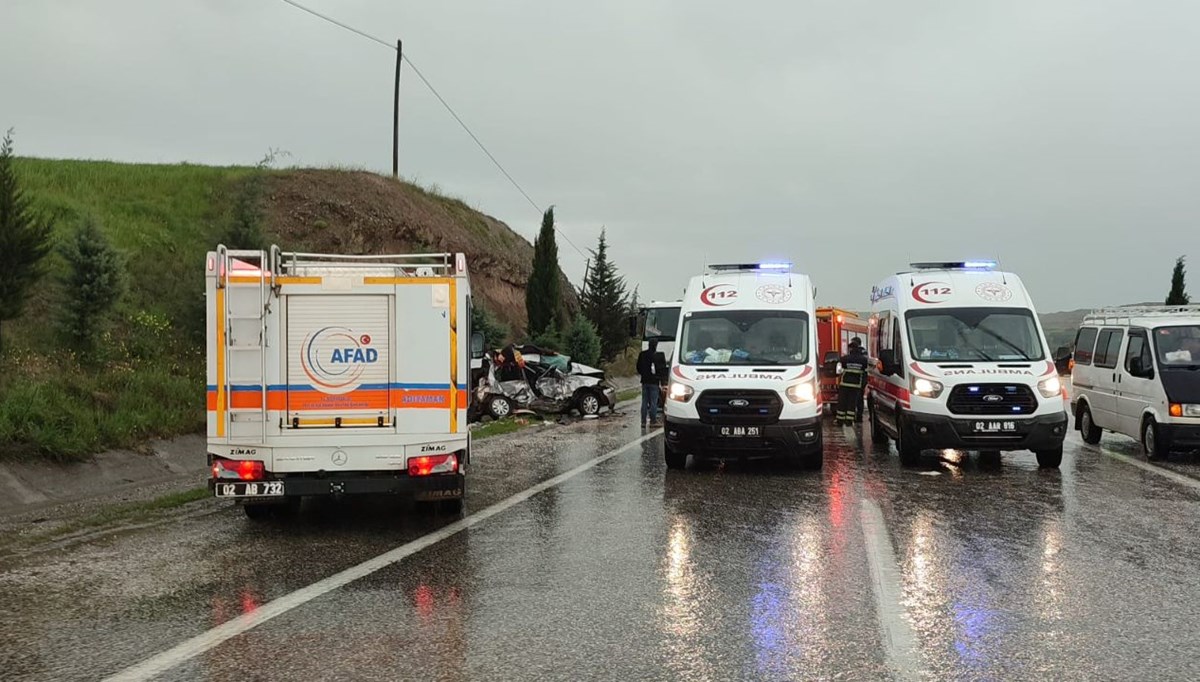 Adıyaman'da feci kaza: 2 ölü Adıyaman'da feci kaza: 2 ölü