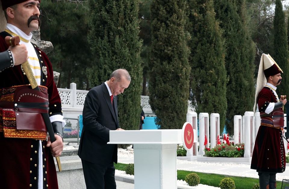 Cumhurbaşkanı Erdoğan: Çanakkale ruhuna tekrar ihtiyacımız var - 1