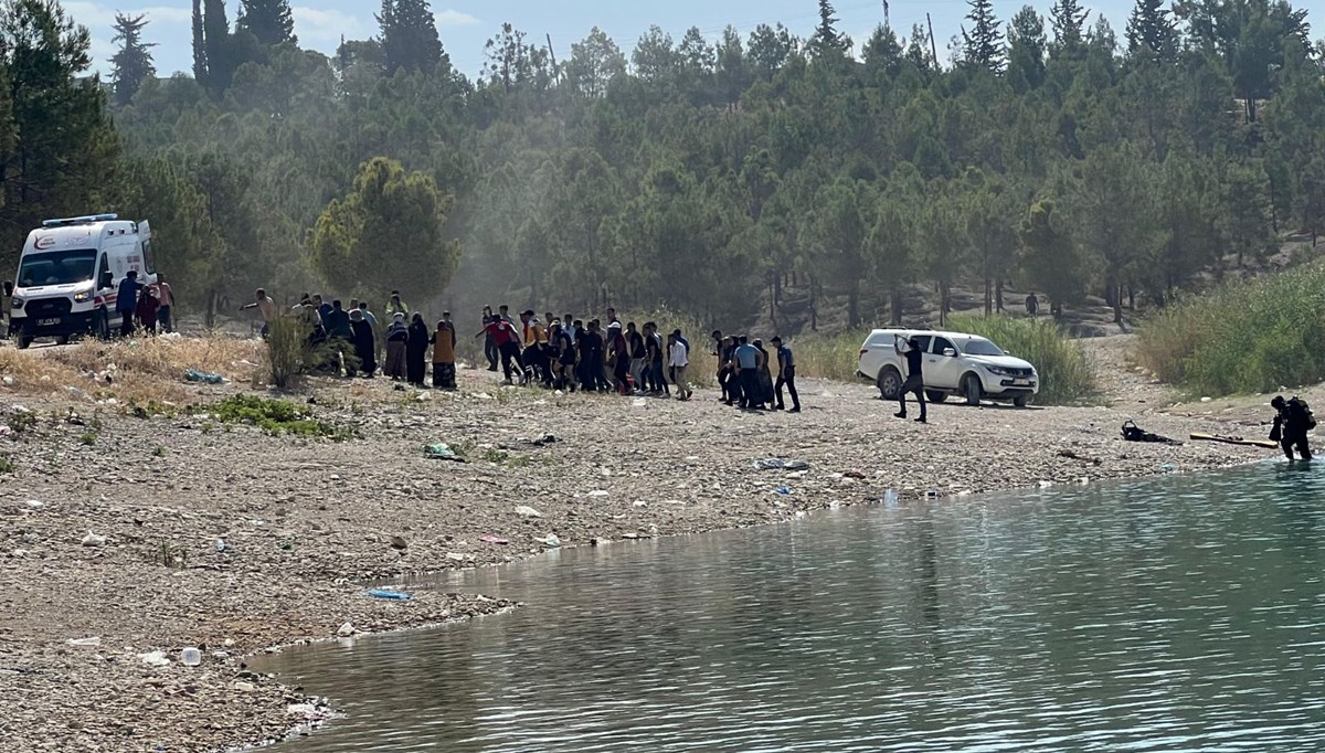 Şanlıurfa'da baraj gölüne giren iki kişi boğuldu Şanlıurfa'da baraj gölüne giren iki kişi boğuldu