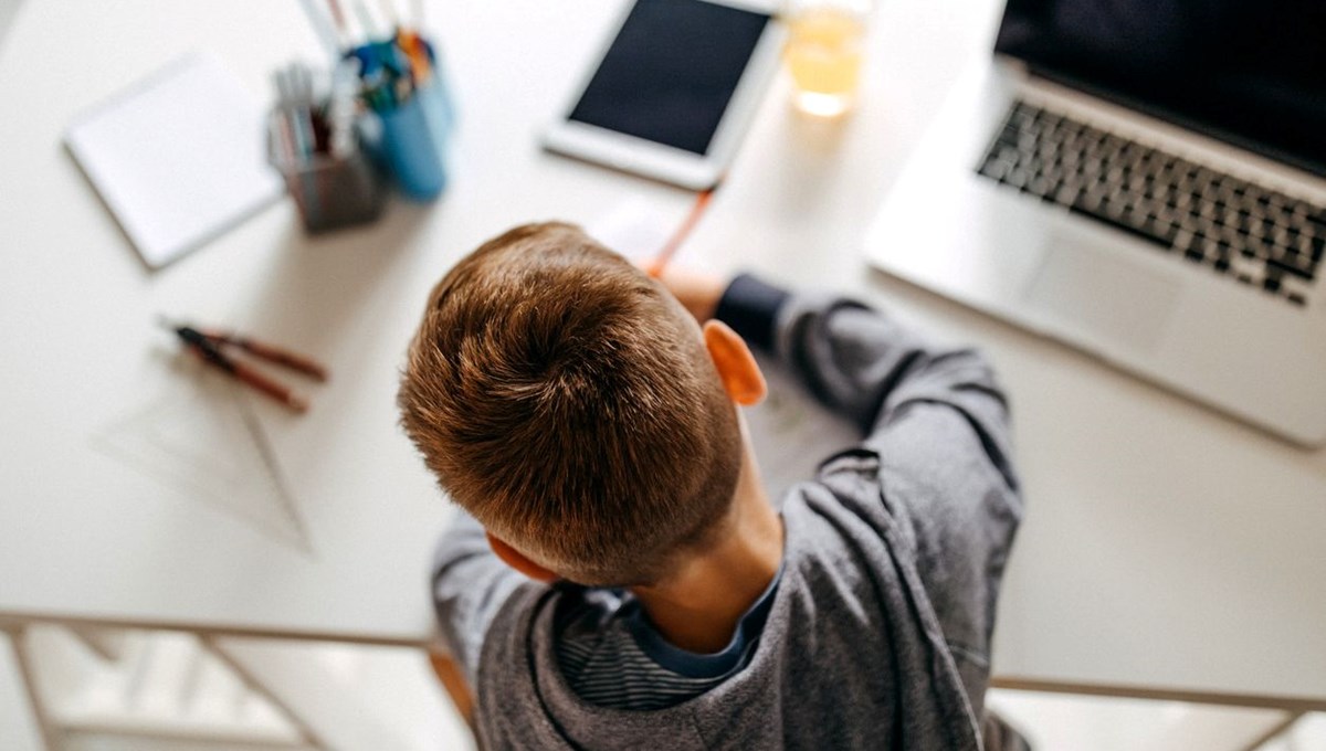 7 yaşındaki çocuğun ders çalışırken ölümüne neden oldu: Basit bir kalem faciayla sonuçlandı 7 yaşındaki çocuğun ders çalışırken ölümüne neden oldu: Basit bir kalem faciayla sonuçlandı