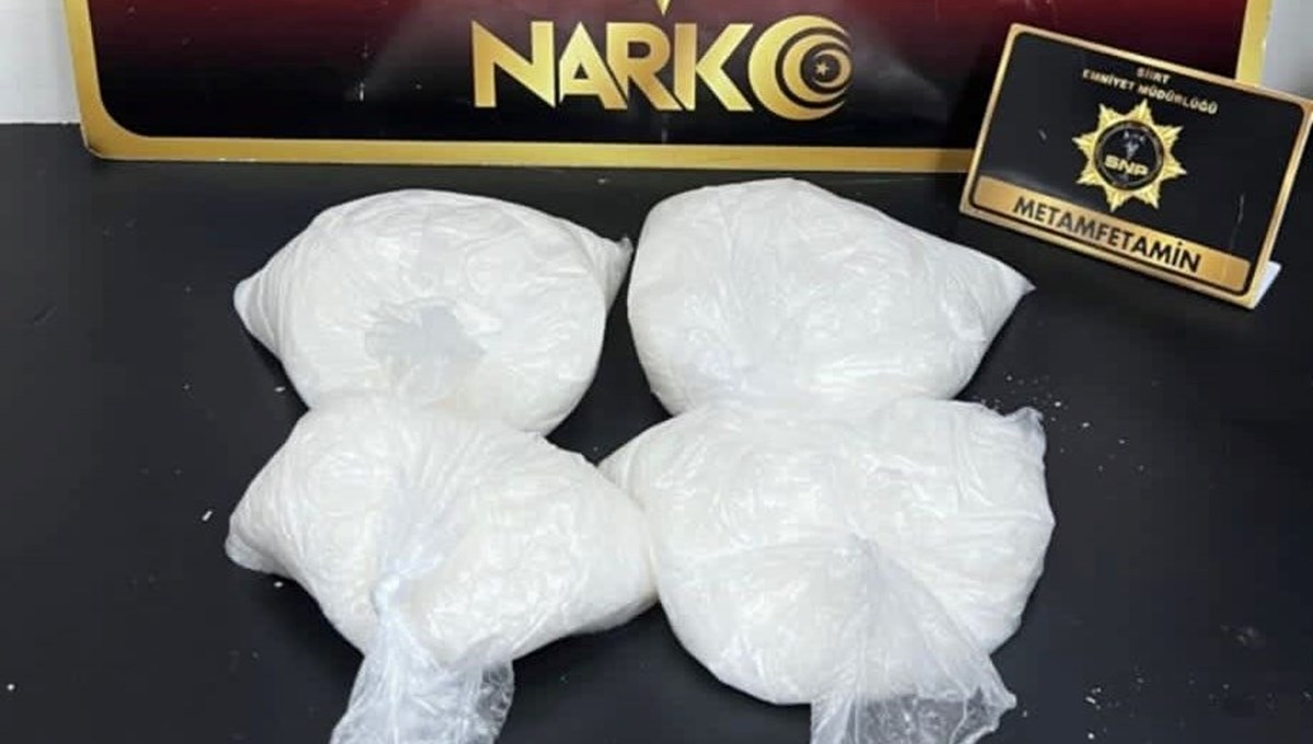 Siirt'te 3 kilogram metamfetamin ele geçirildi: 3 kişi tutuklandı Siirt'te 3 kilogram metamfetamin ele geçirildi: 3 kişi tutuklandı