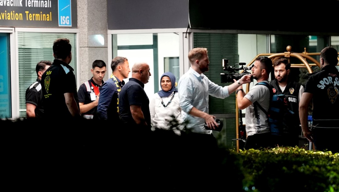 Fenerbahçe'nin yeni teknik direktörü Domenico Tedesco, İstanbul'a geldi