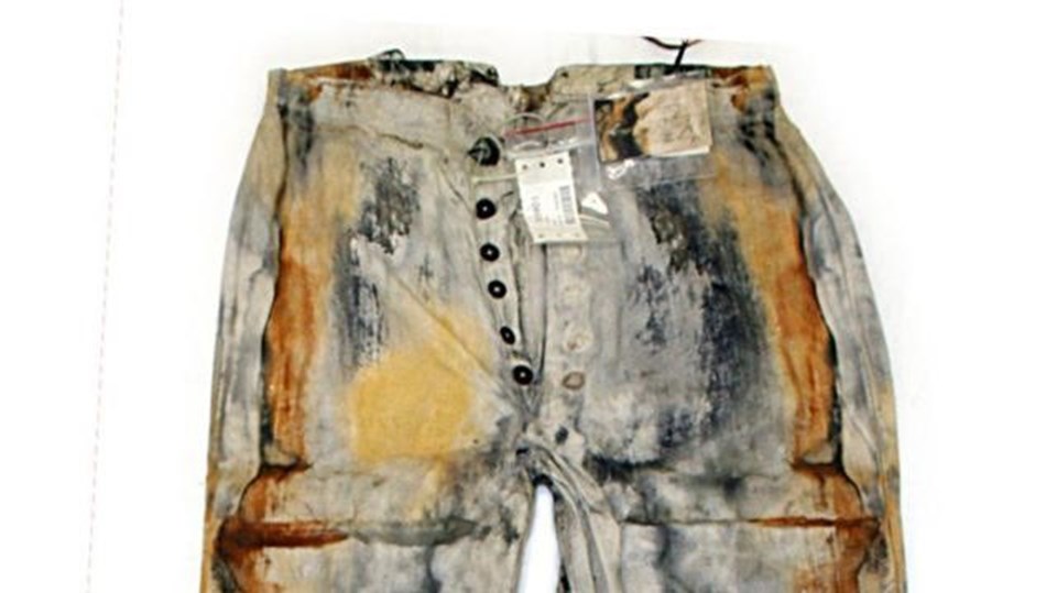Bilinen en eski kot pantolon 114 bin dolara satıldı - 1