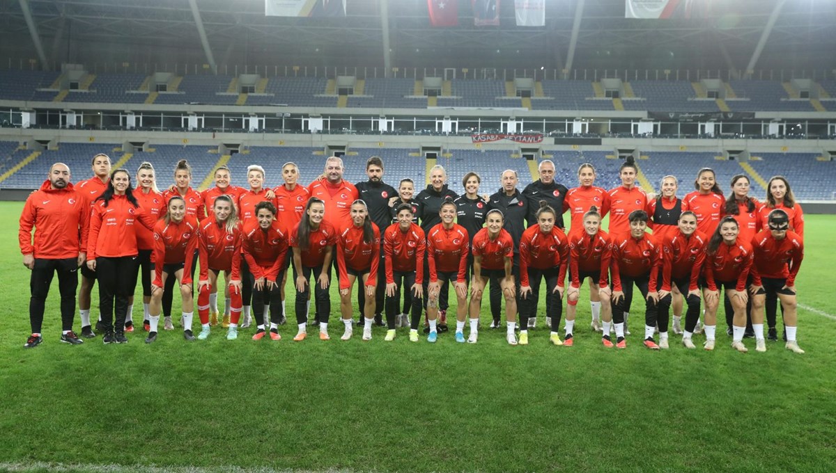 A Milli Kadın Futbol Takımı'nın Yunanistan ve Romanya maçları aday kadrosu açıklandı