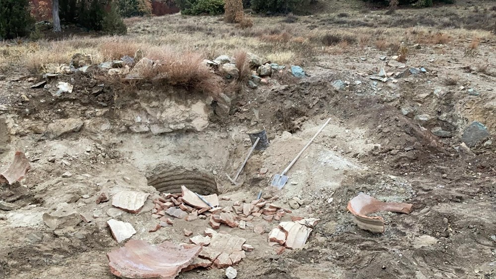Kaçak kazıda 1800 yıllık erzak küpünü parçaladılar - 3