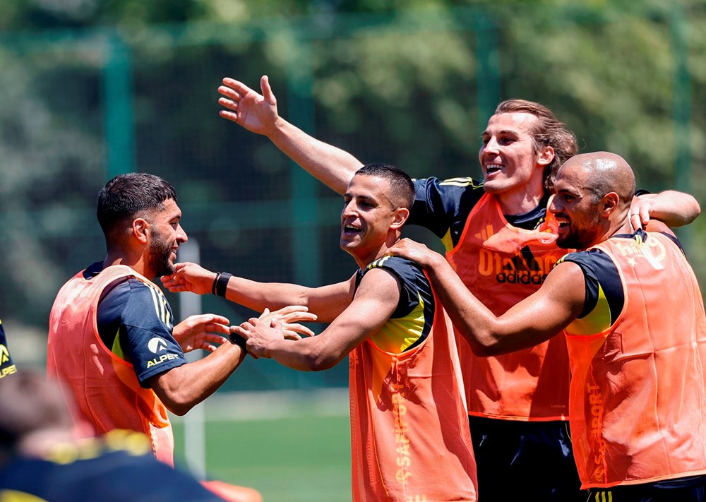 Fenerbahçe'de neşeli antrenman - 1