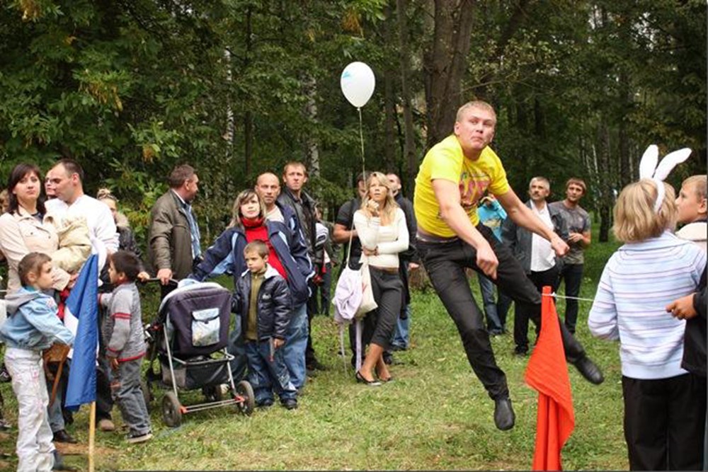 Телефоны досугов. Досуг в телефоне. Mobile Phone throwing. Кидать сотовых. Брось мобильный.